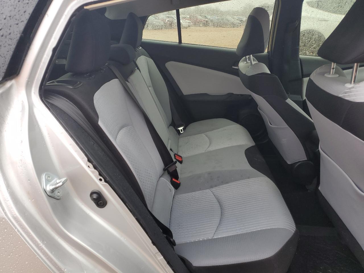 2017 Toyota Prius - Image 10