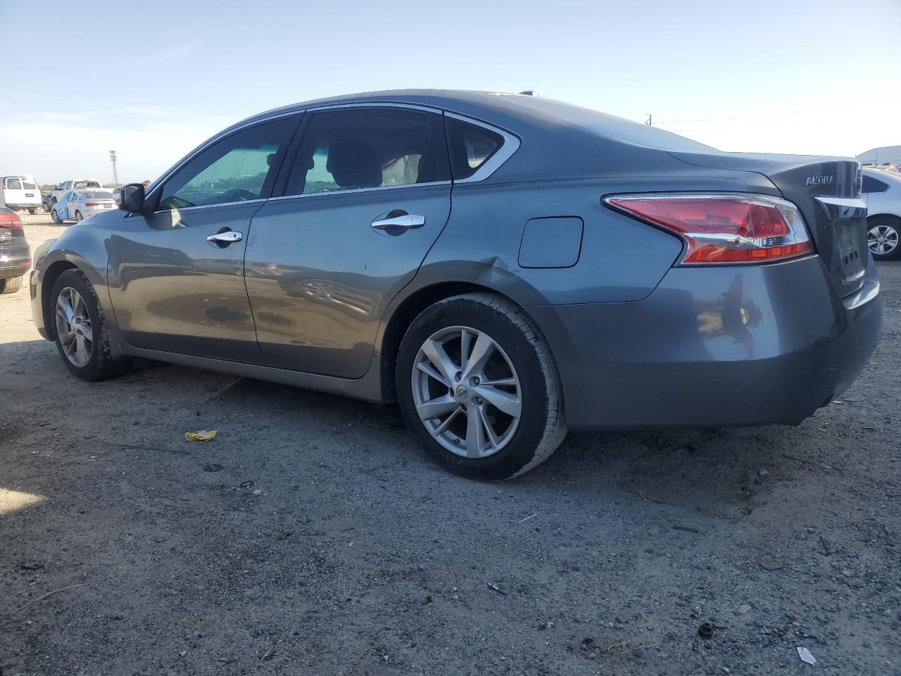 2014 Nissan Altima - Image 2