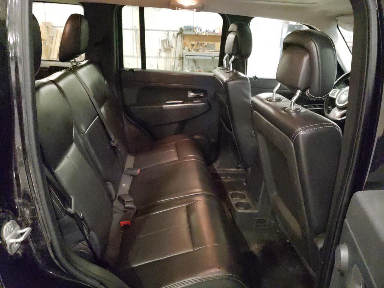 2012 Jeep Liberty (North America) - Image 11
