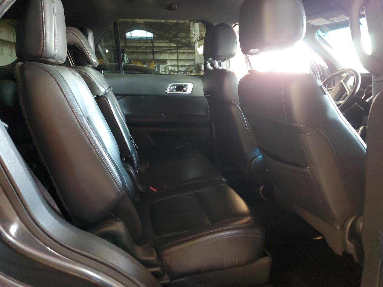 2015 Ford Explorer - Image 11