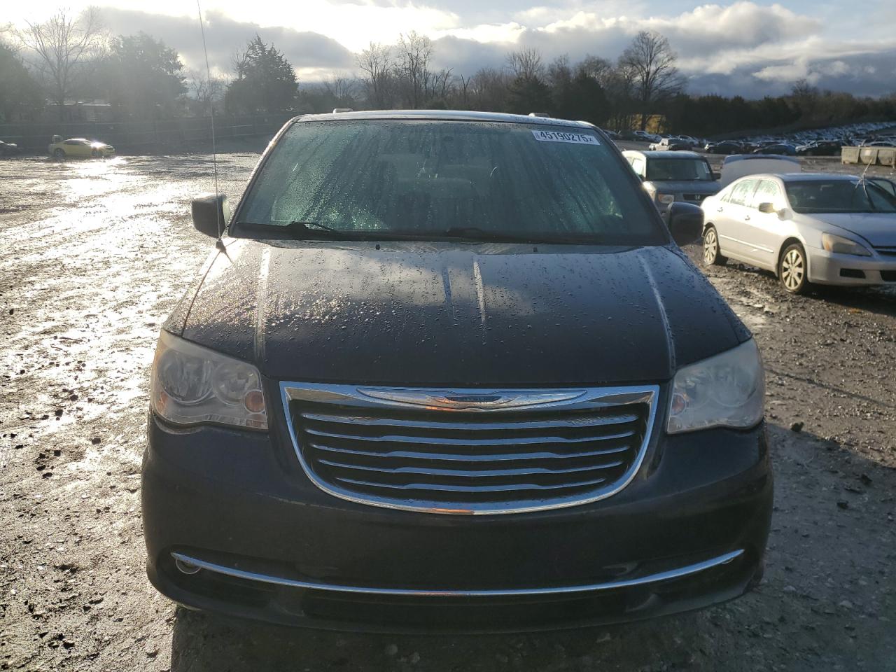 2014 Chrysler Town & Country - Image 5