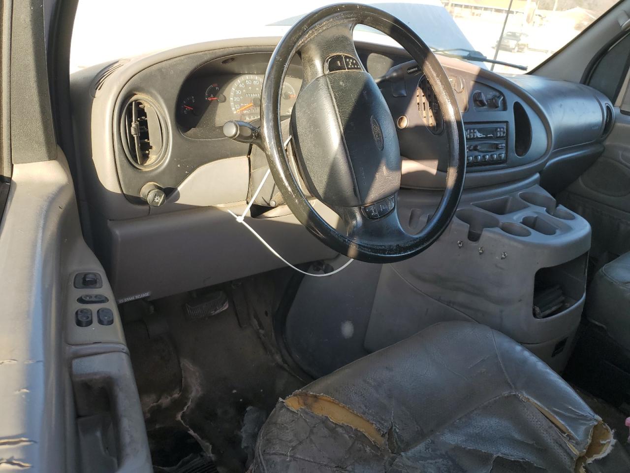 2001 Ford Econoline E250 Van VIN: 1FTNE24L61HB58515 Lot: 43575785