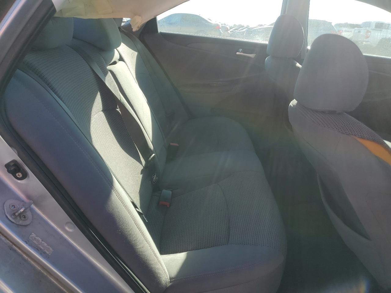 2011 Hyundai Sonata - Image 10