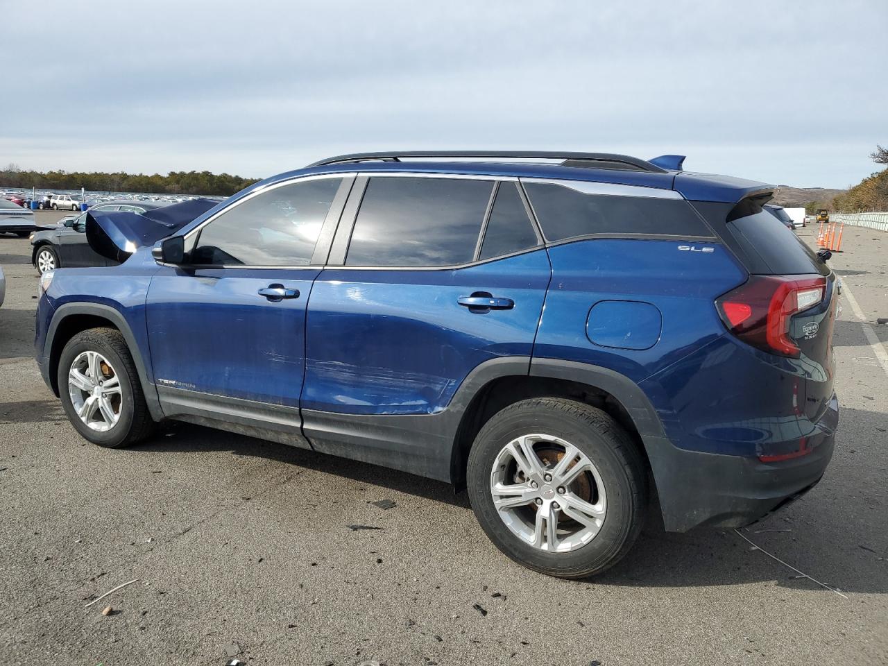 2022 GMC Terrain - Image 2