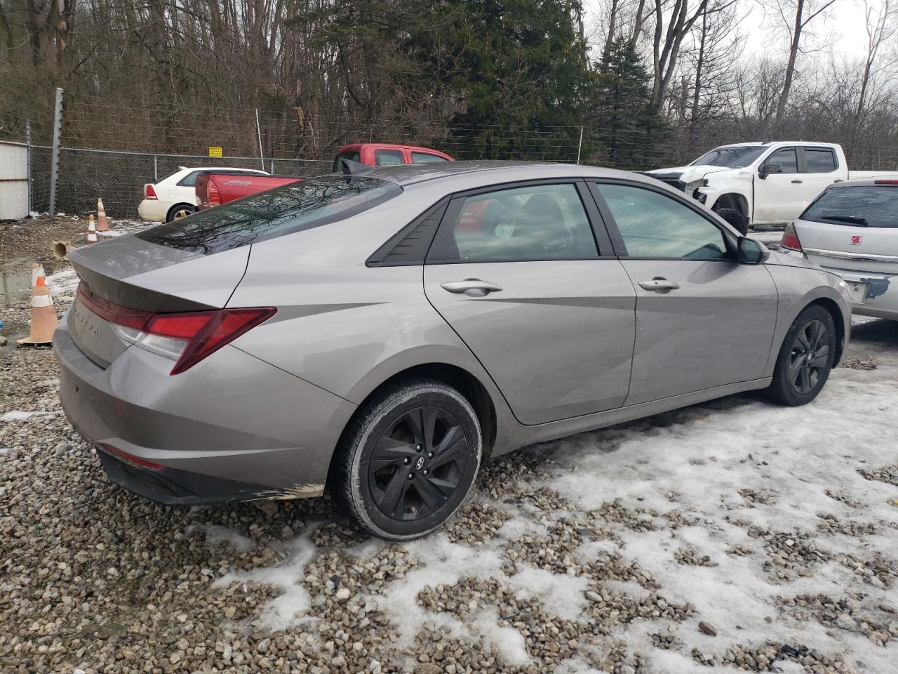 2021 Hyundai Elantra - Image 3