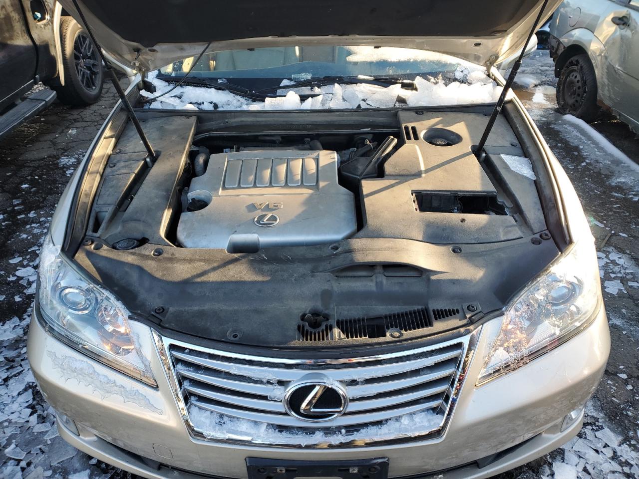 2011 Lexus ES - Image 11