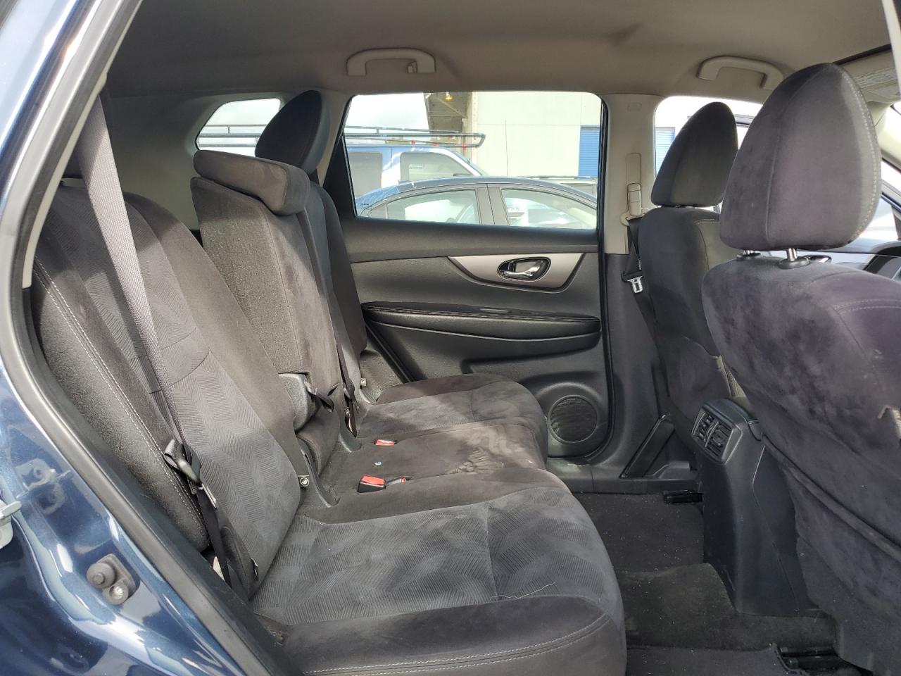 2016 Nissan Rogue - Image 10