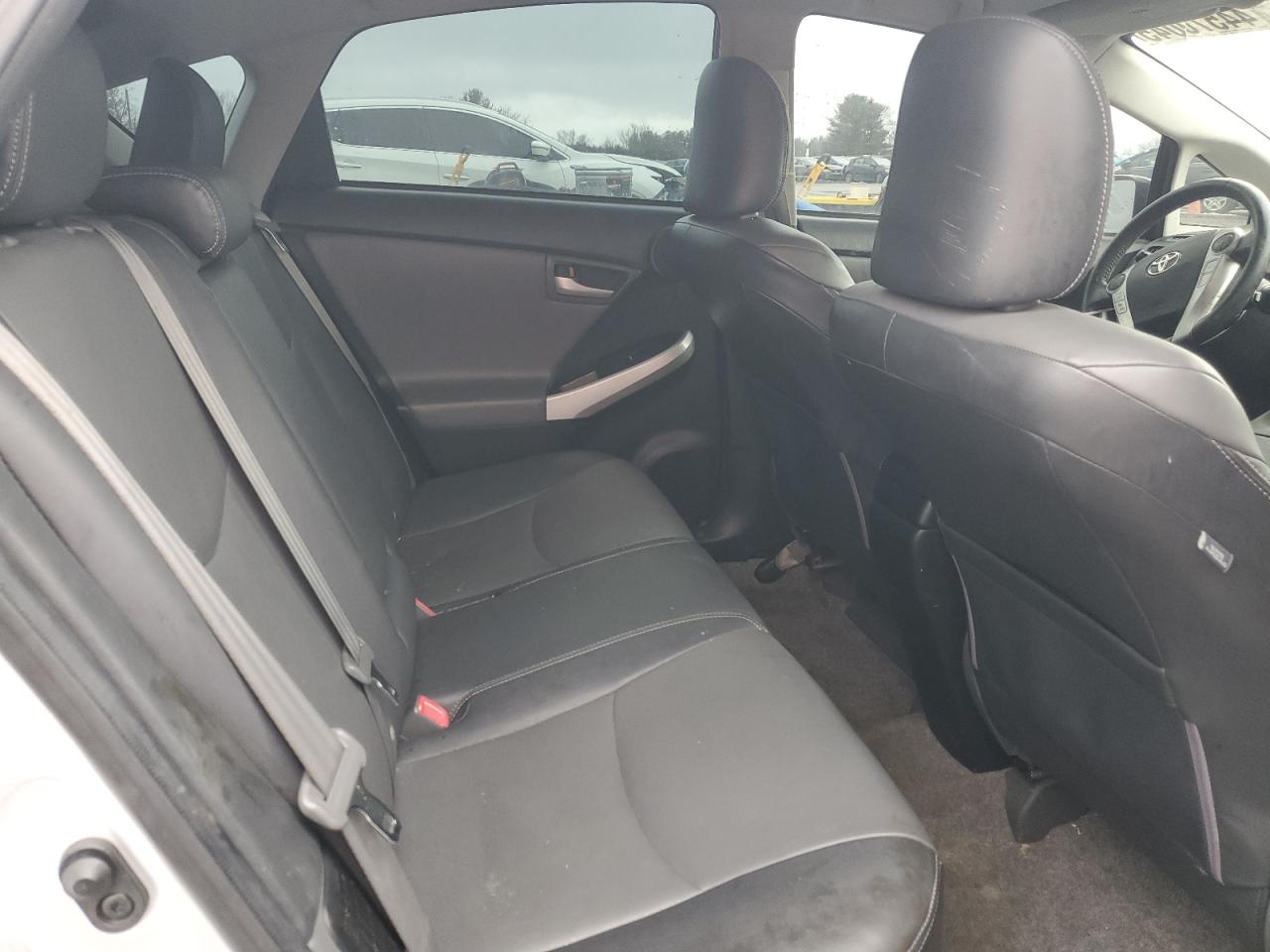 2012 Toyota Prius - Image 10