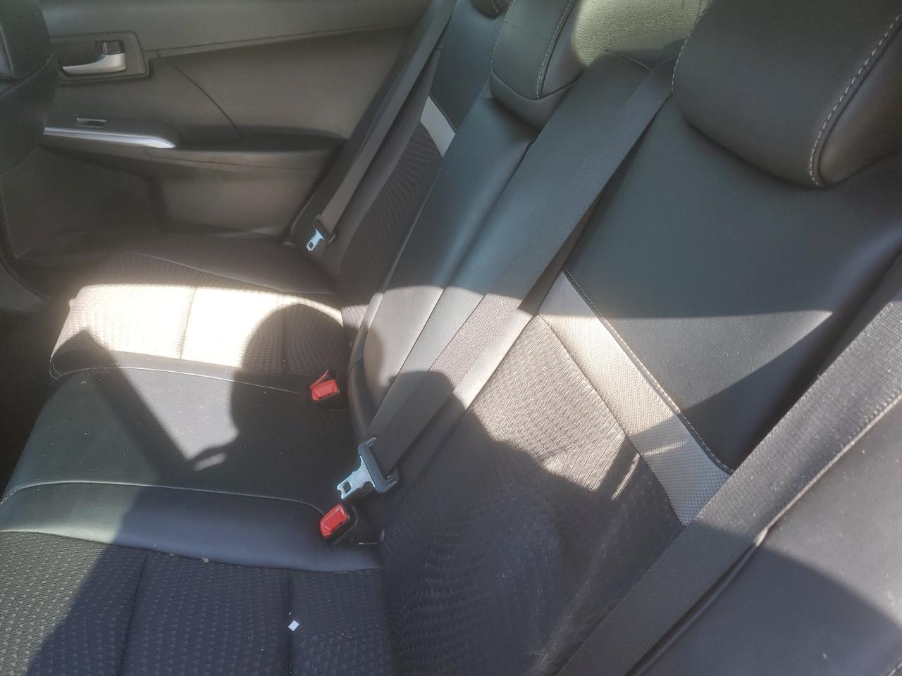 2012 Toyota Camry - Image 10