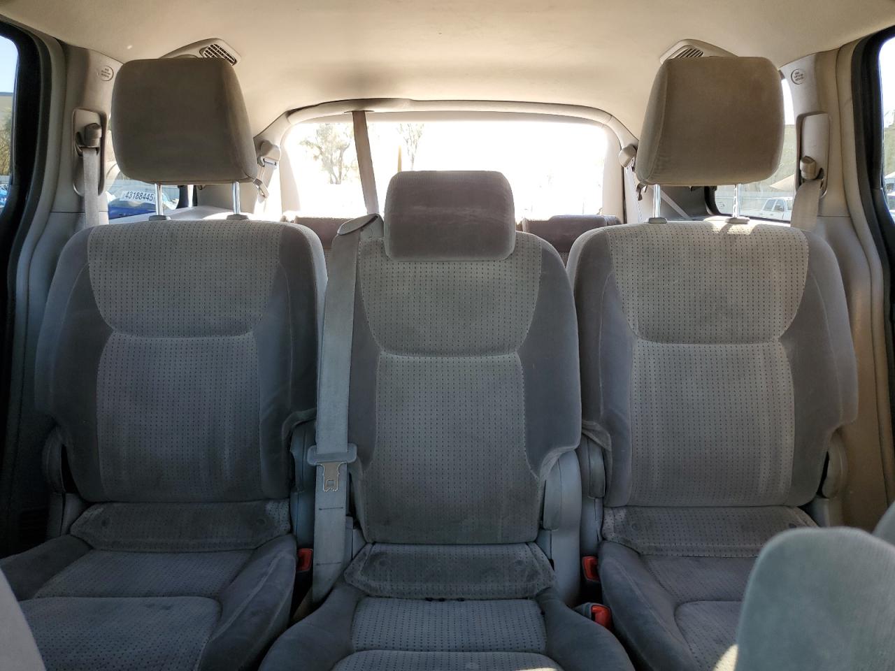 2010 Toyota Sienna - Image 10