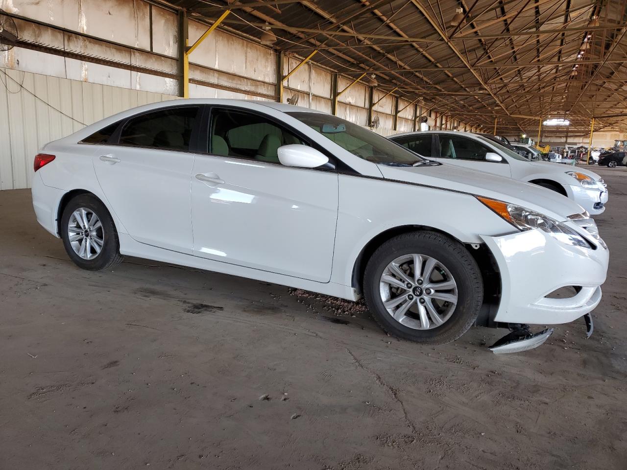 2013 Hyundai Sonata - Image 4