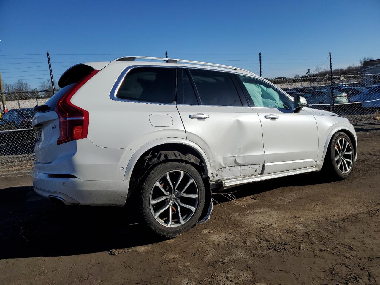 2019 Volvo XC90 - Image 3