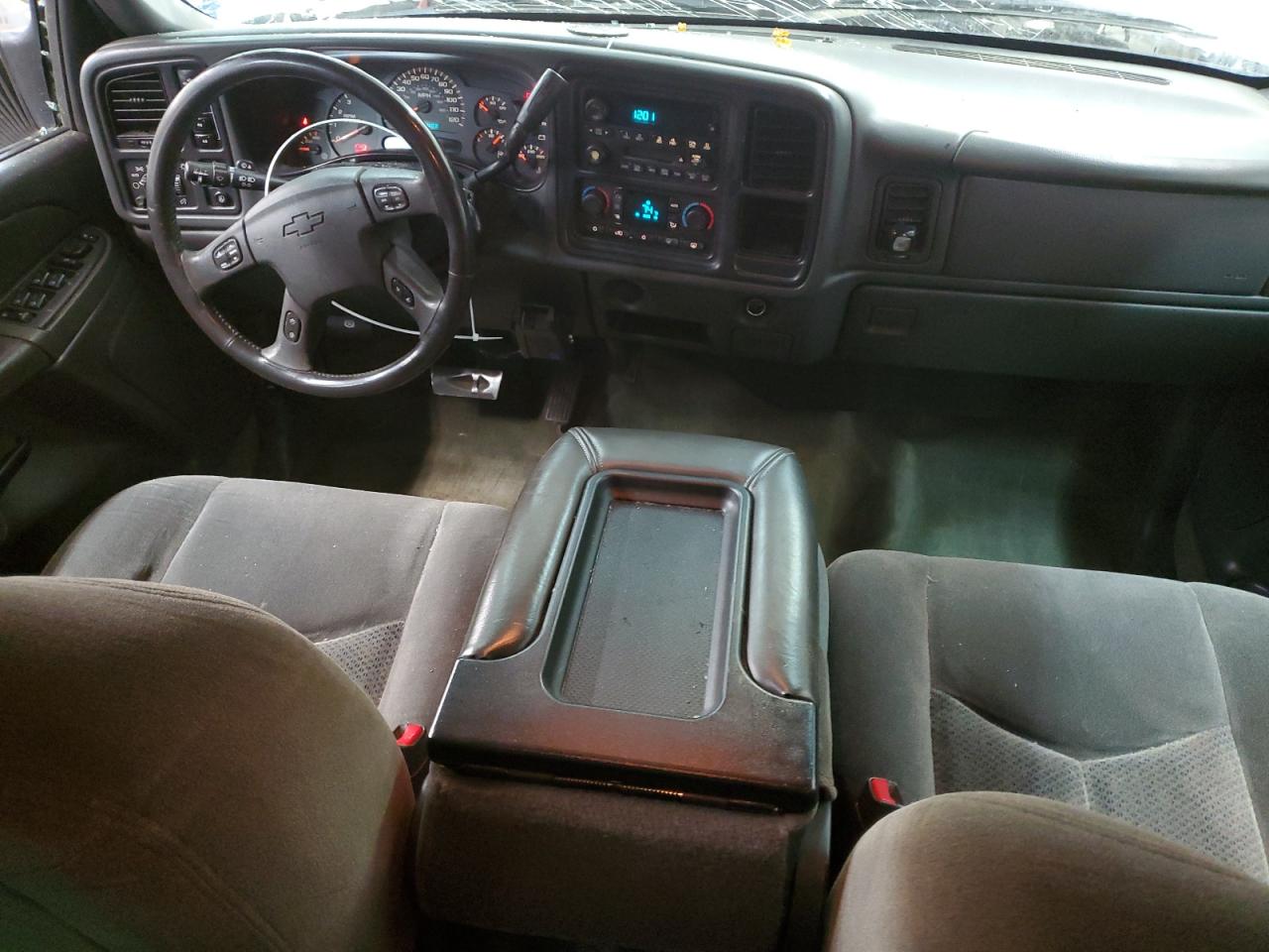 2004 Chevrolet Silverado - Image 8