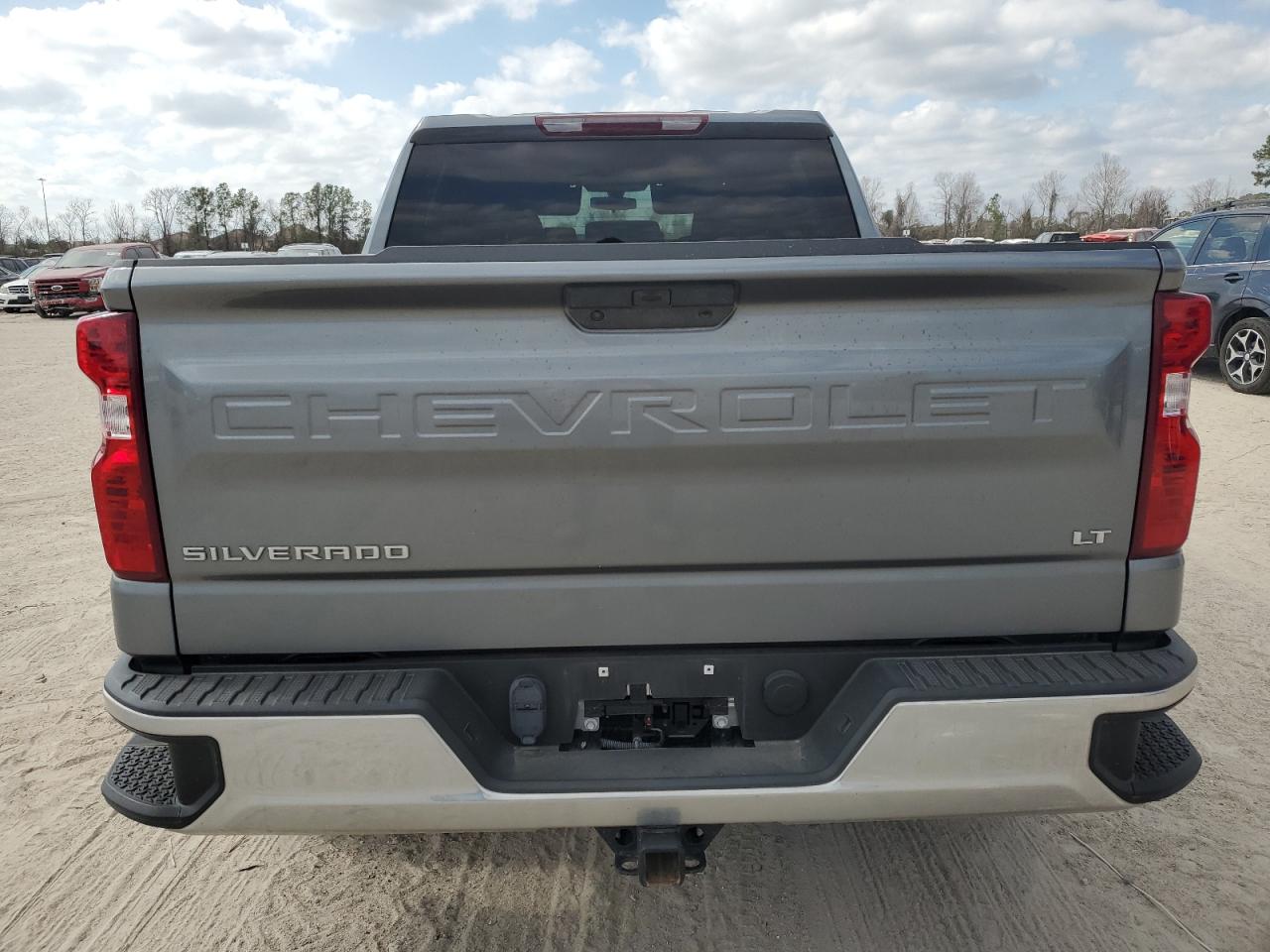 2020 Chevrolet Silverado - Image 6
