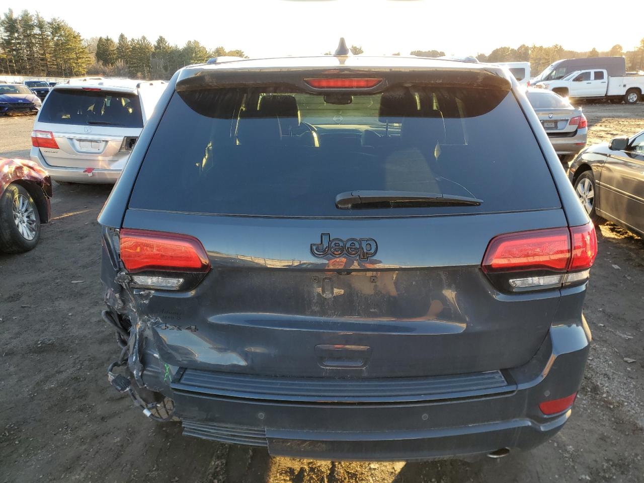 2018 Jeep Grand Cherokee - Image 6