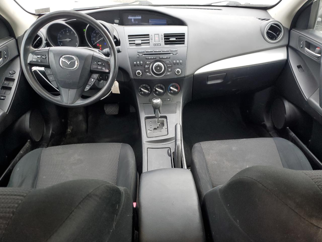 2013 Mazda 3 - Image 8