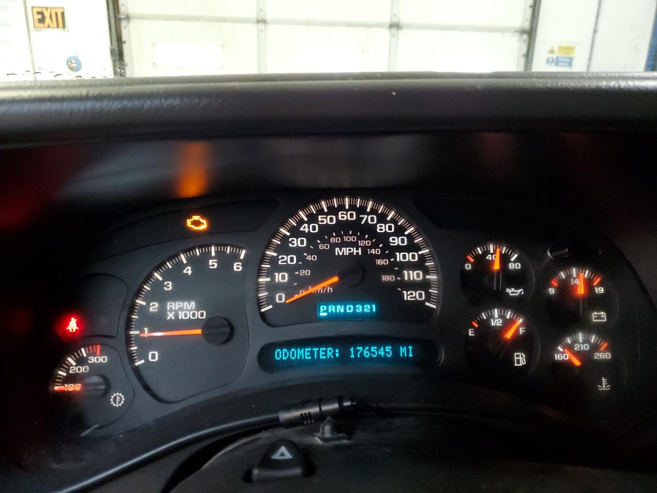 2004 Chevrolet Silverado - Image 9