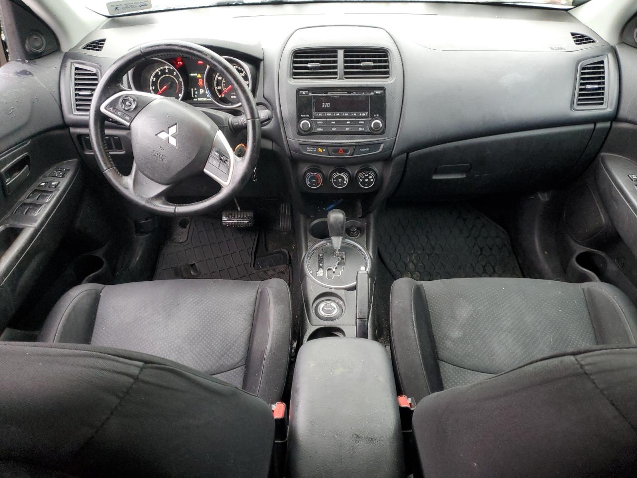 2015 Mitsubishi Outlander - Image 8