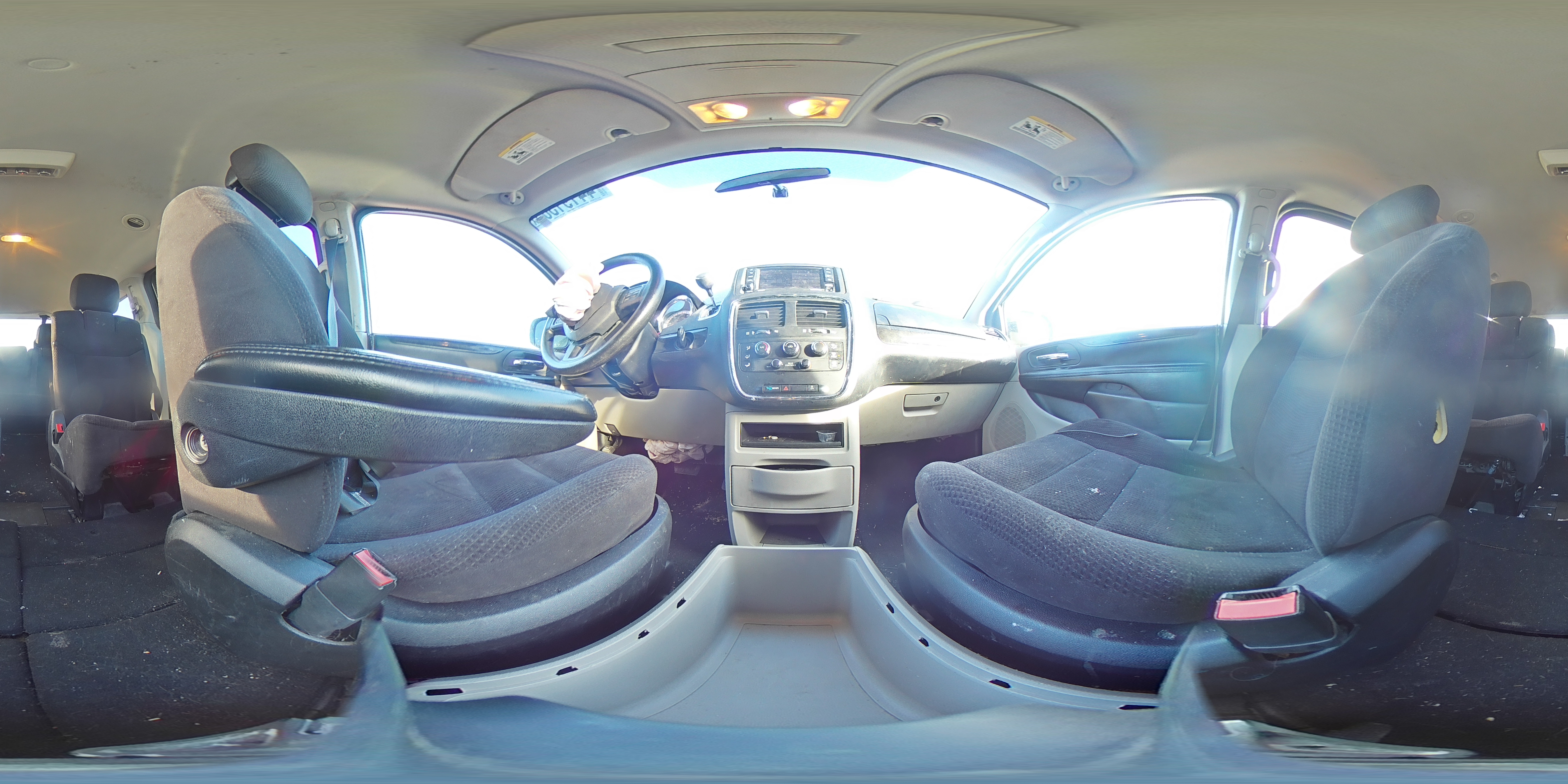 2014 Dodge Caravan - Image 14