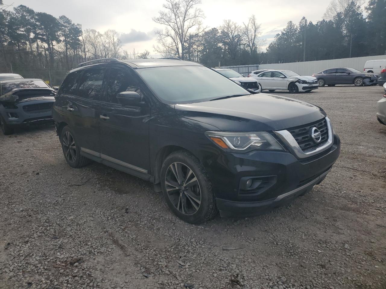 2017 Nissan Pathfinder - Image 4