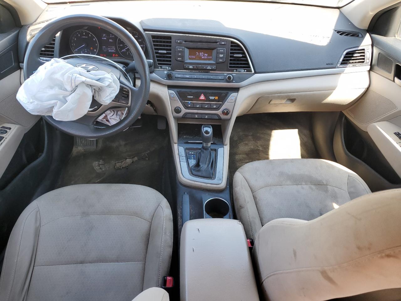 2017 Hyundai Elantra - Image 8