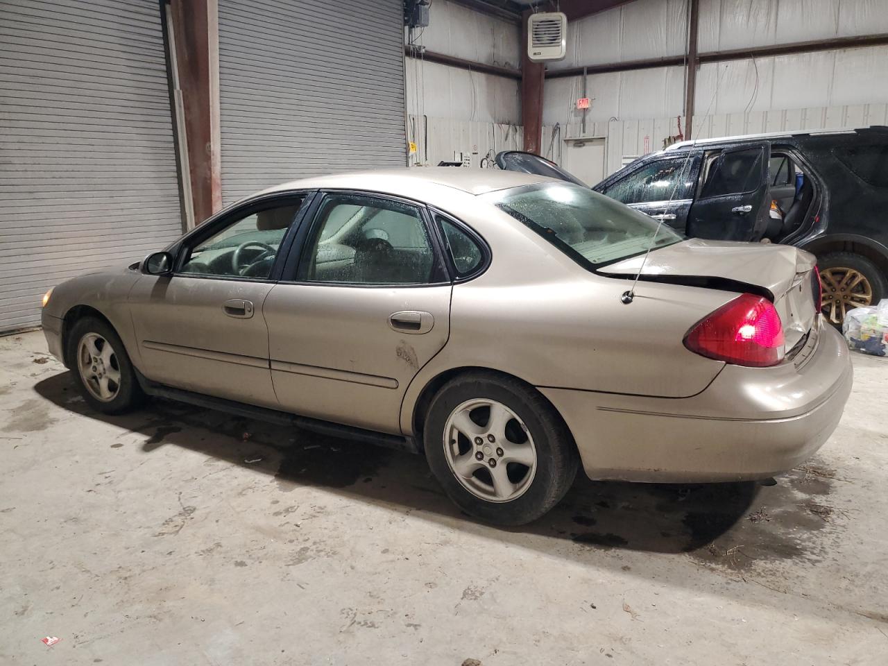 2003 Ford Taurus - Image 2