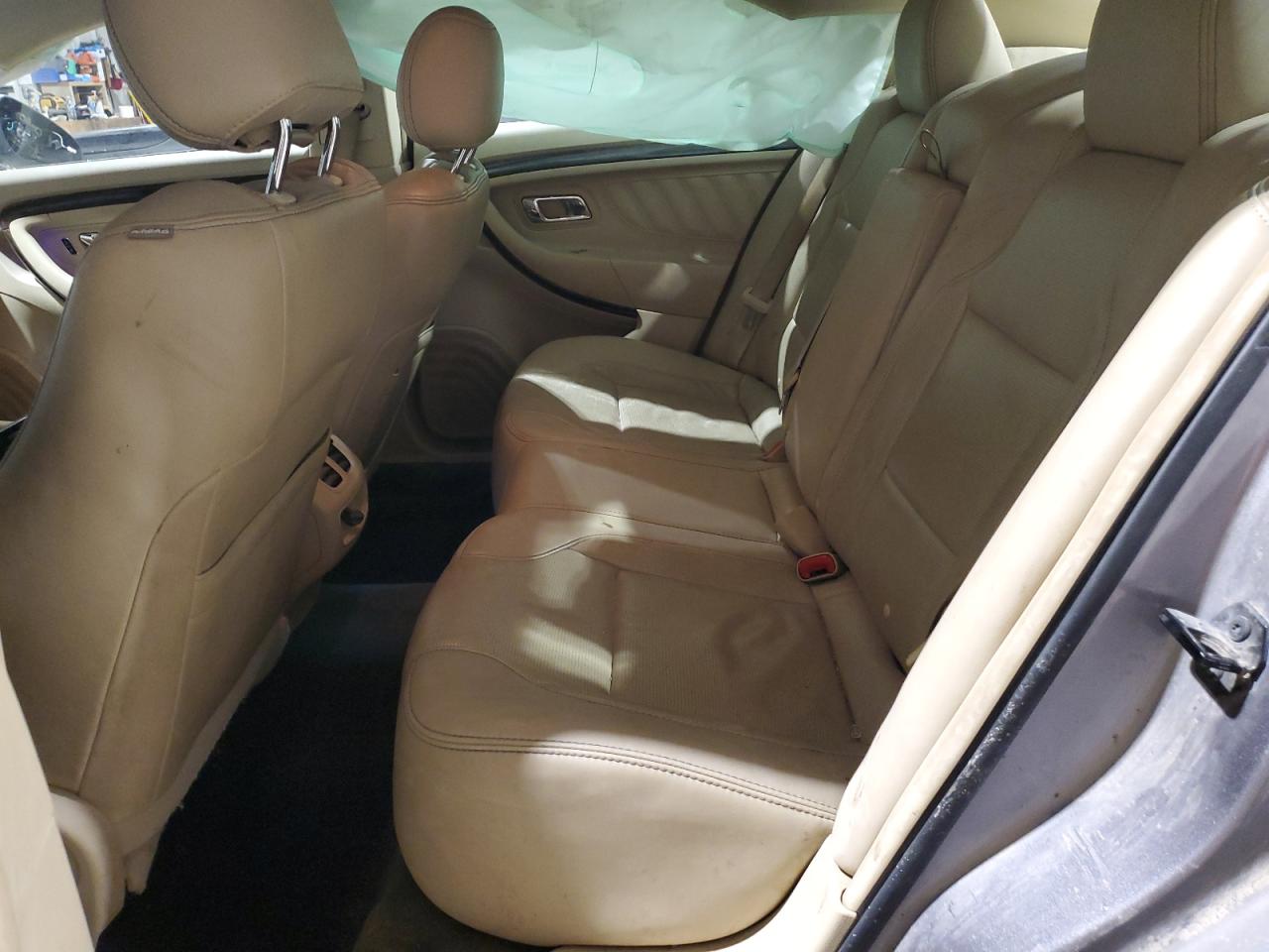 2013 Ford Taurus - Image 10