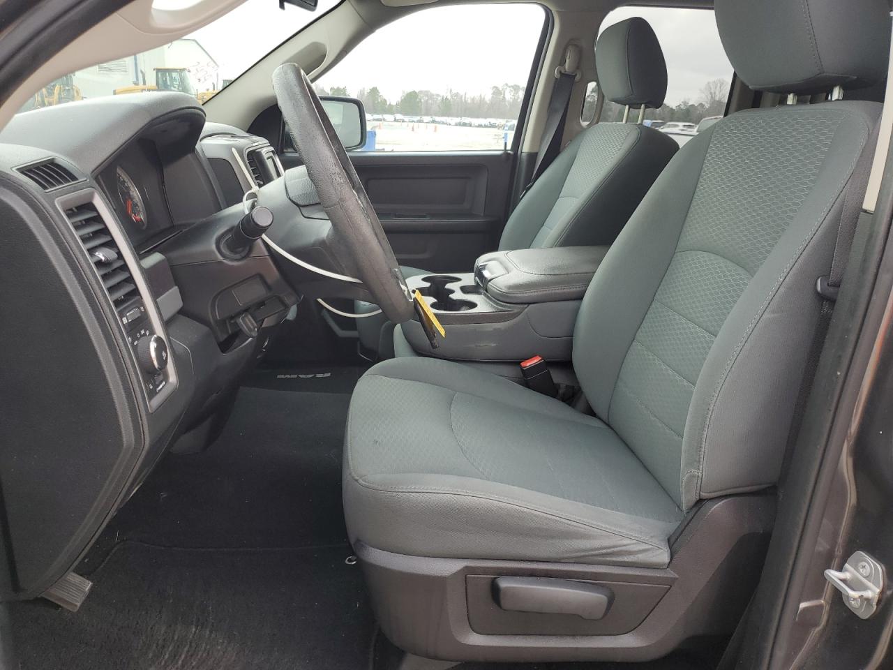 2016 RAM 1500 - Image 7