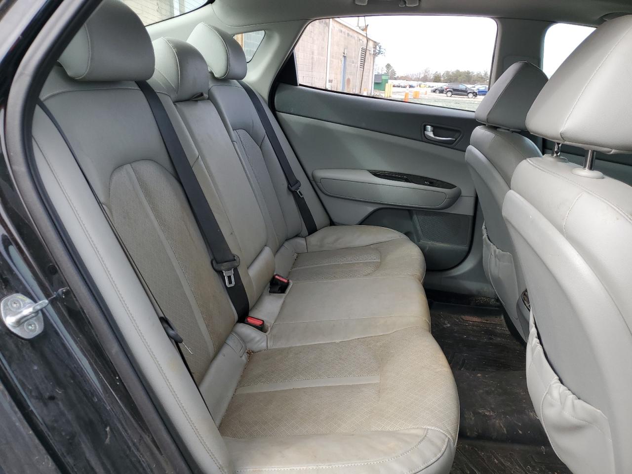 2016 Kia Optima - Image 10