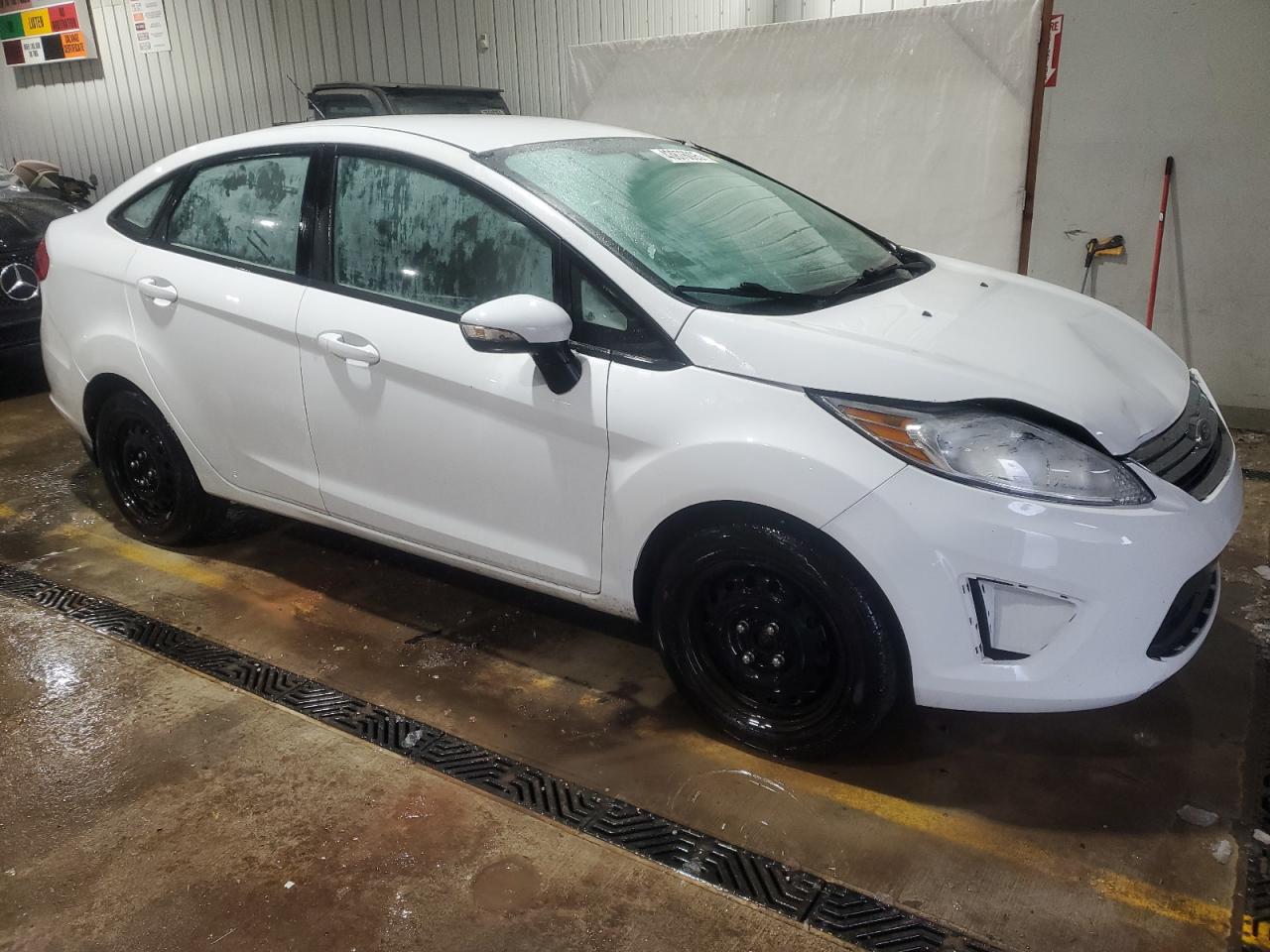 2013 Ford Fiesta - Image 4