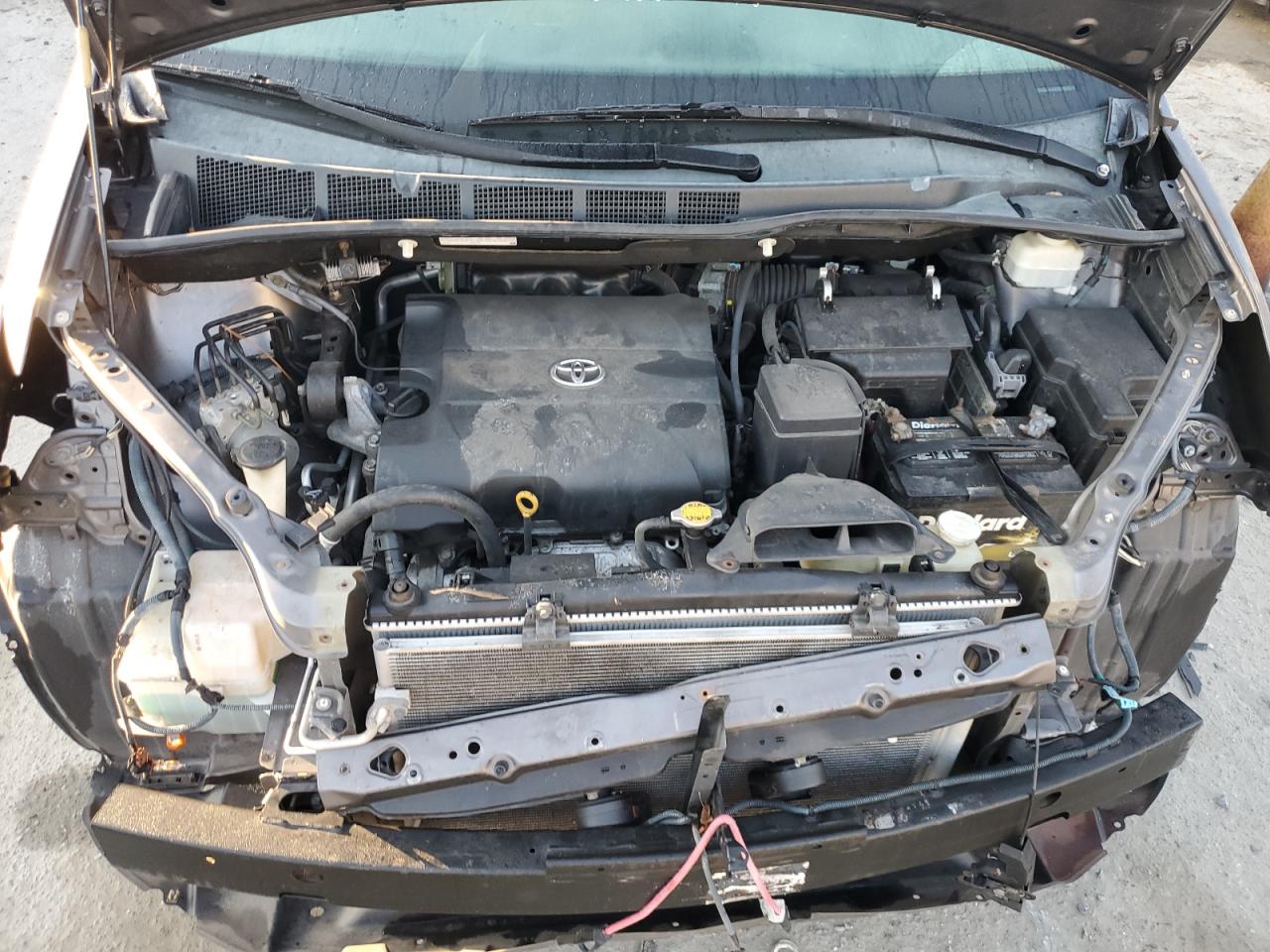 2011 Toyota Sienna - Image 12