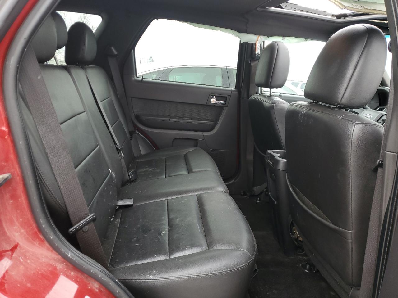 2010 Ford Escape - Image 11