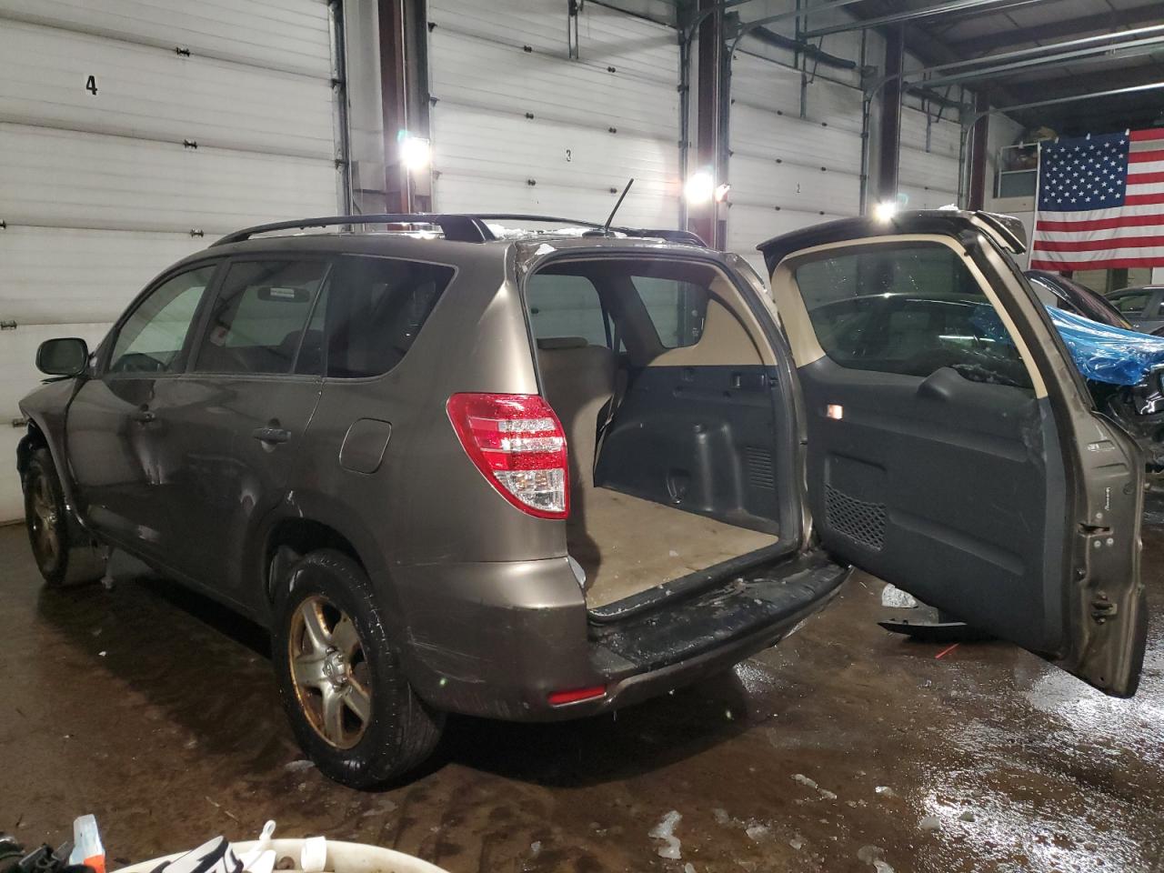 2010 Toyota RAV 4 - Image 2