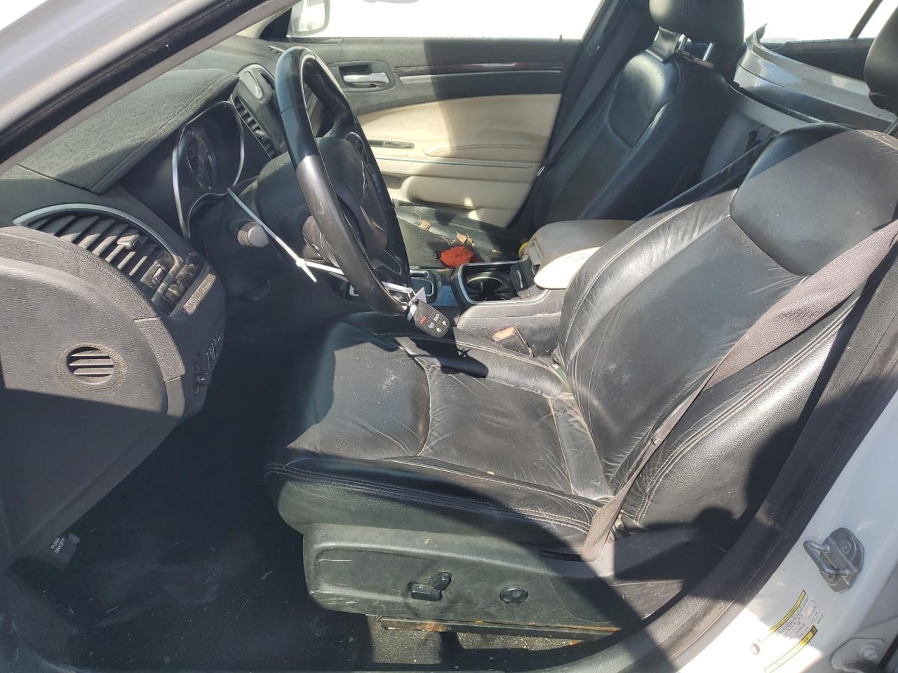 2021 Chrysler 300 - Image 7