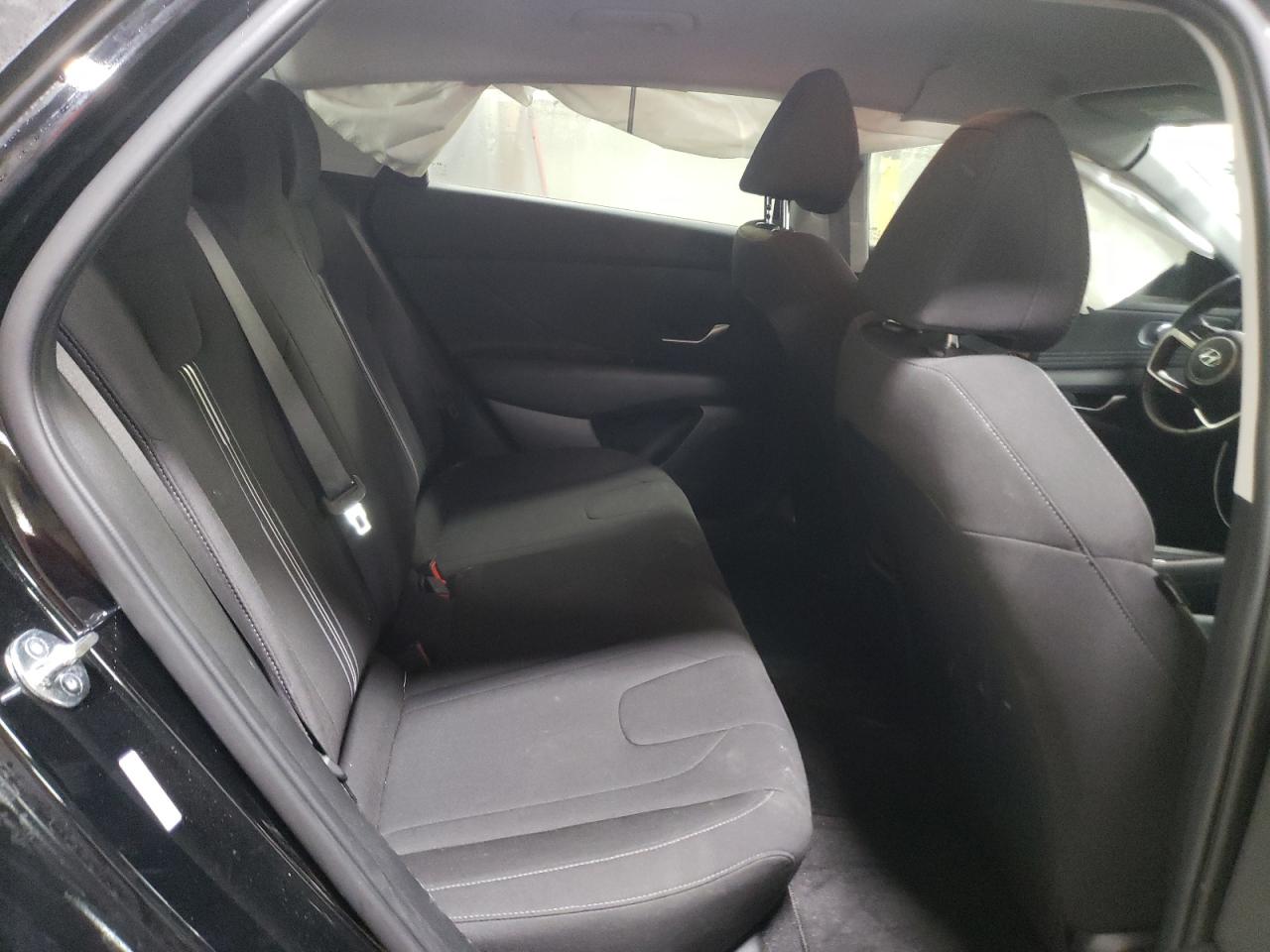 2023 Hyundai Elantra - Image 10
