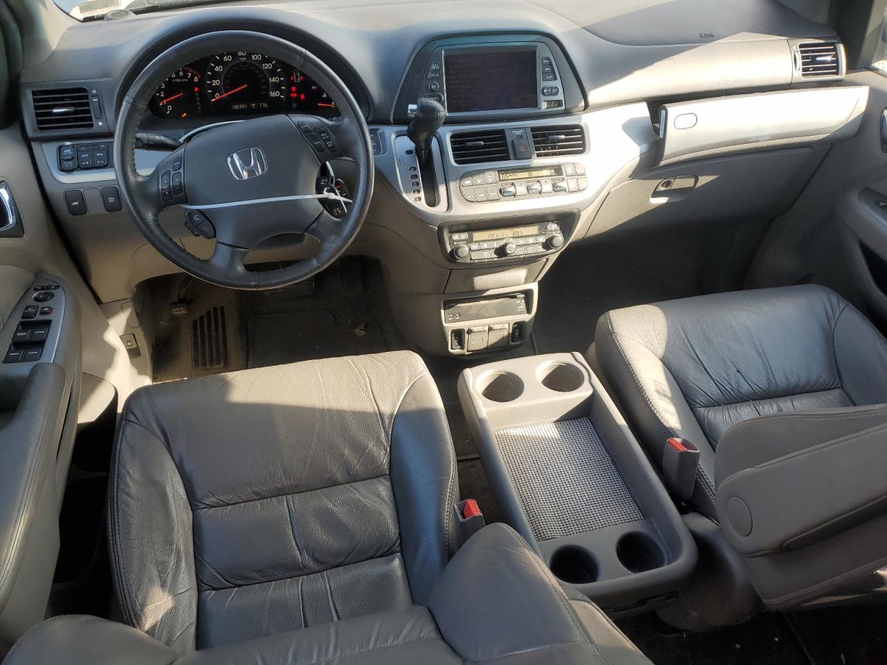 2010 Honda Odyssey - Image 8