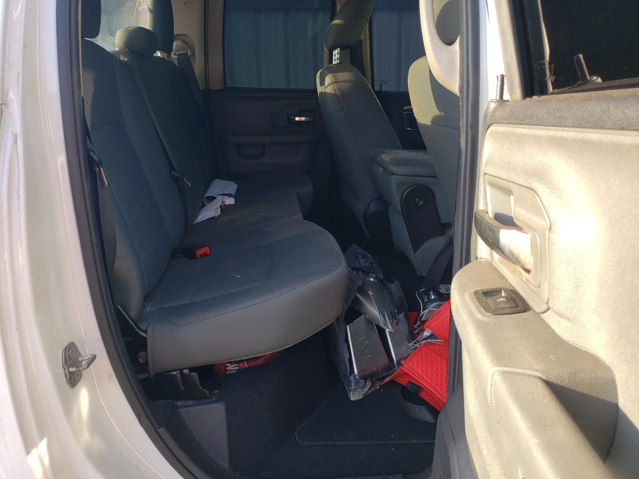 2016 RAM 1500 - Image 10