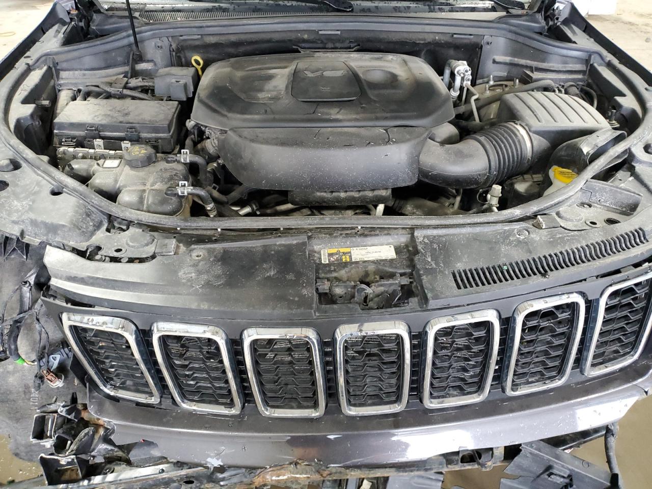 2018 Jeep Grand Cherokee - Image 12
