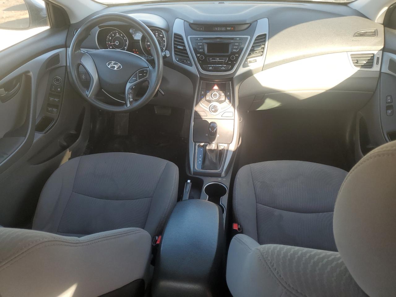 2014 Hyundai Elantra - Image 8