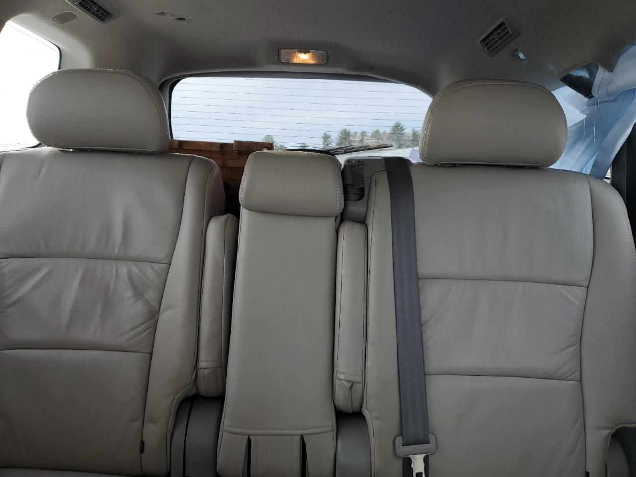 2012 Toyota Highlander - Image 10