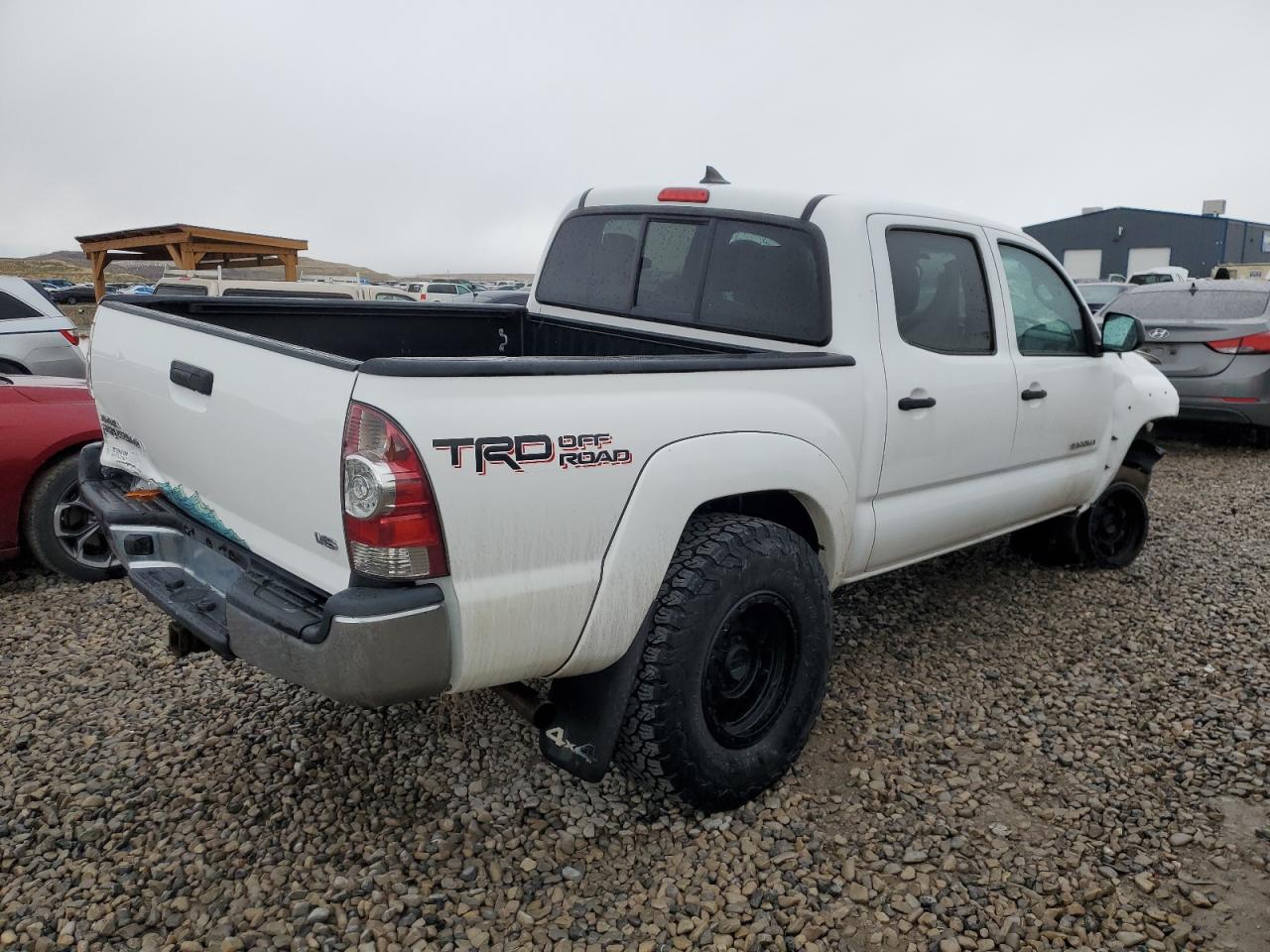 2015 Toyota Tacoma - Image 3