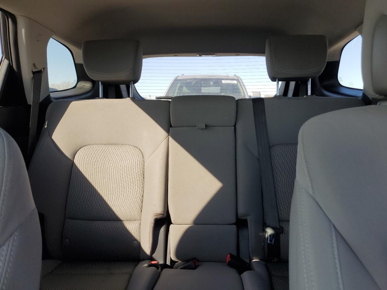 2016 Hyundai Santa Fe - Image 10