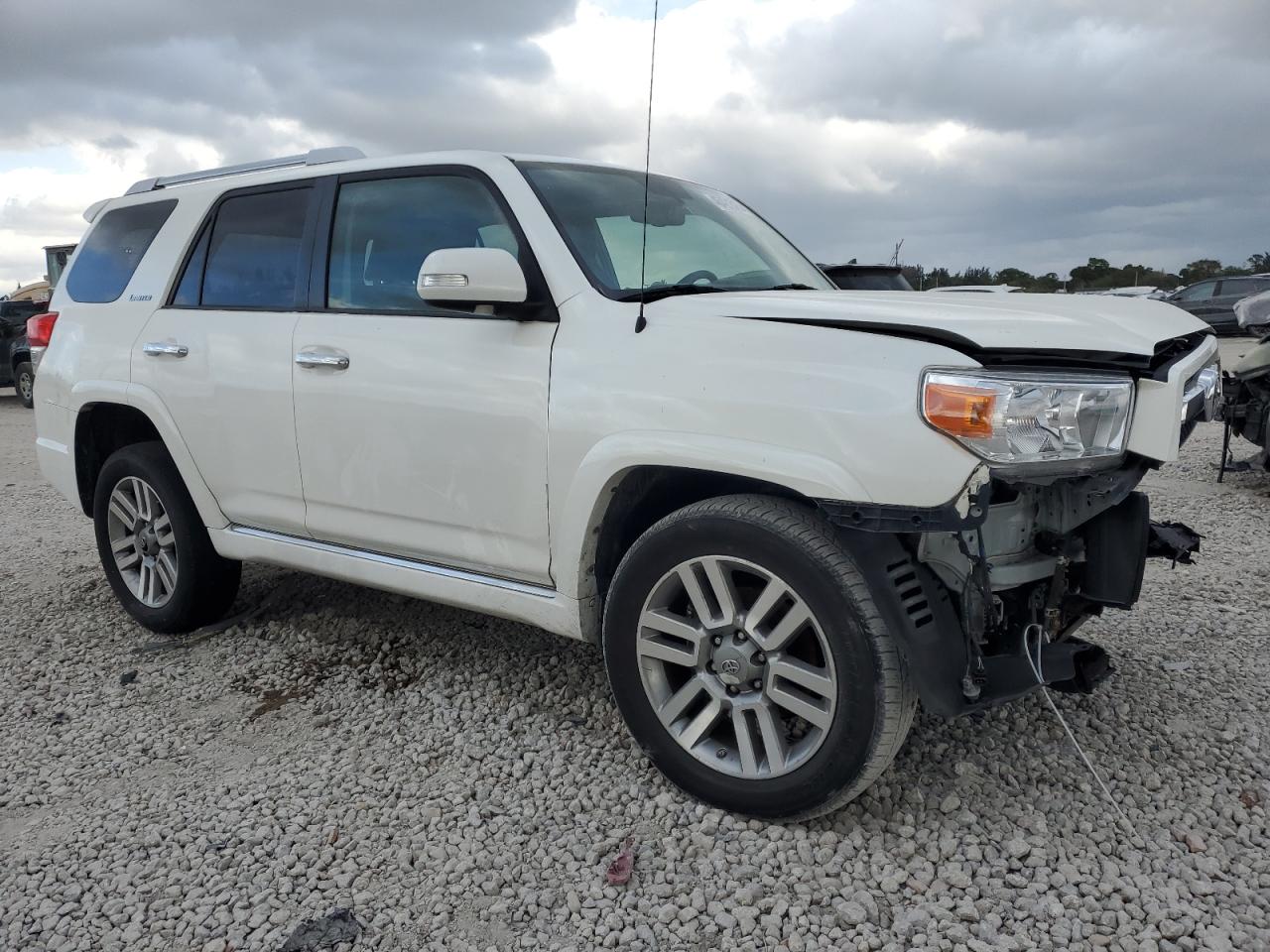 2013 Toyota 4Runner - Image 4