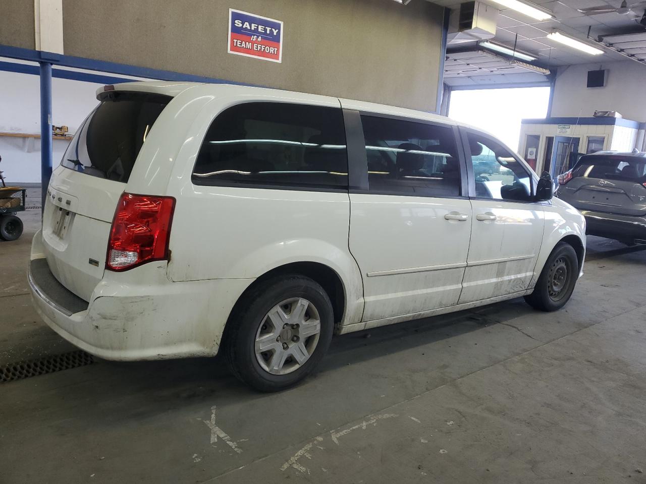 2012 Dodge Caravan - Image 3