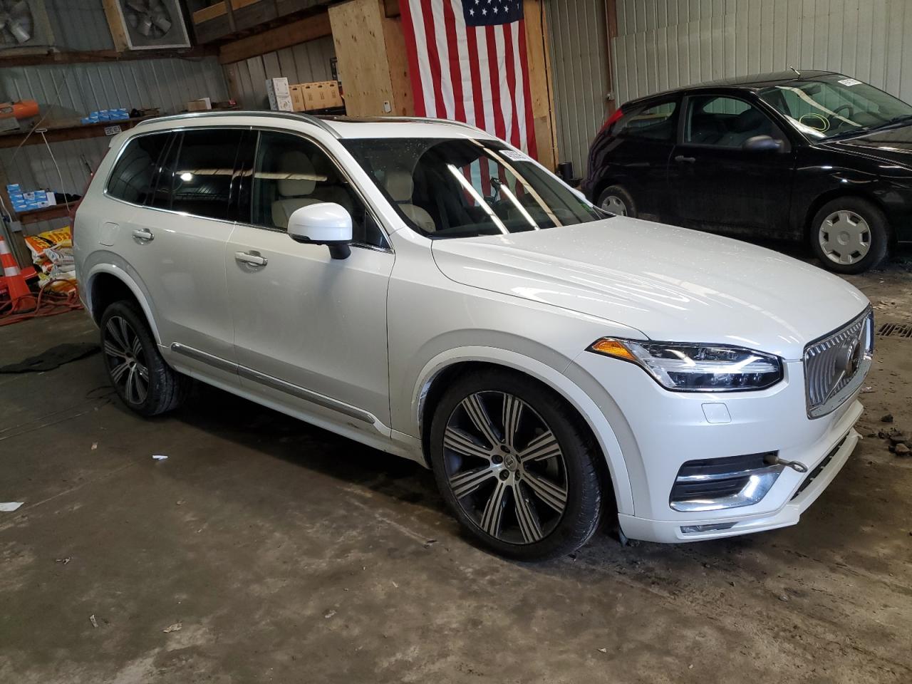 2021 Volvo XC90 - Image 4