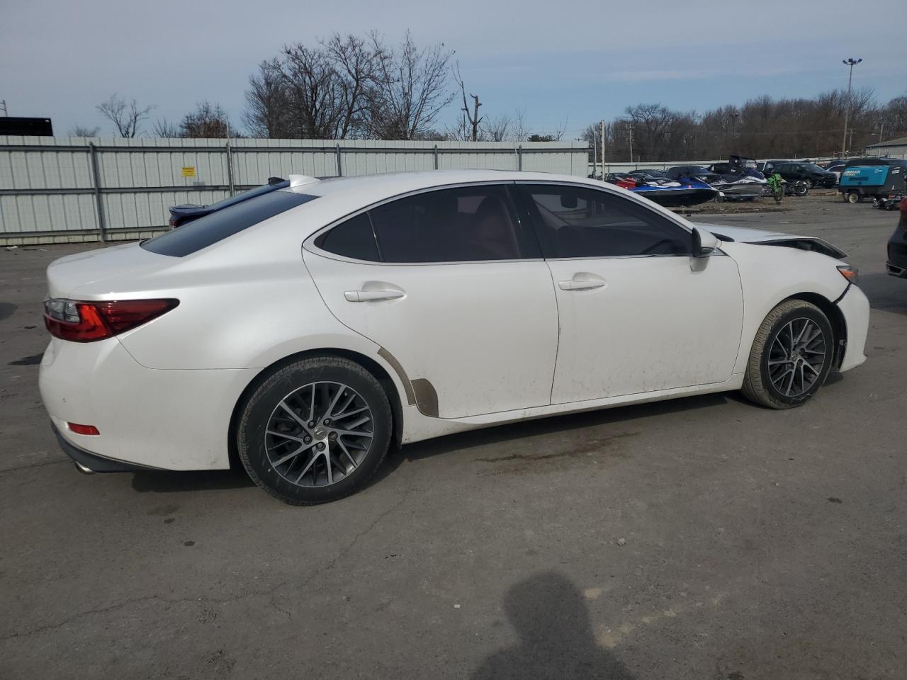 2016 Lexus ES - Image 3