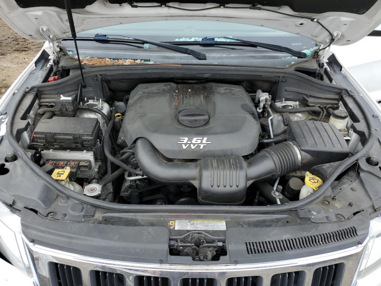 2013 Jeep Grand Cherokee - Image 12