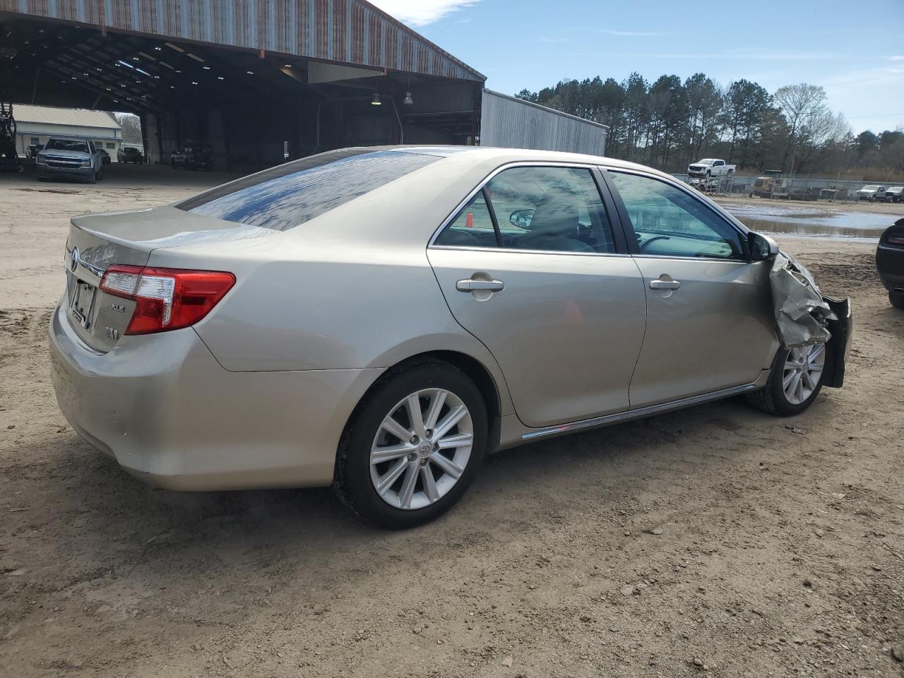 2014 Toyota Camry - Image 3