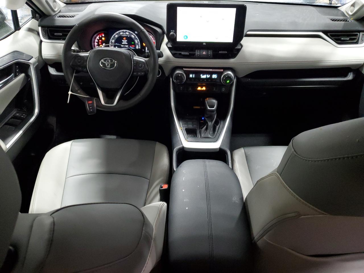2024 Toyota RAV 4 - Image 8