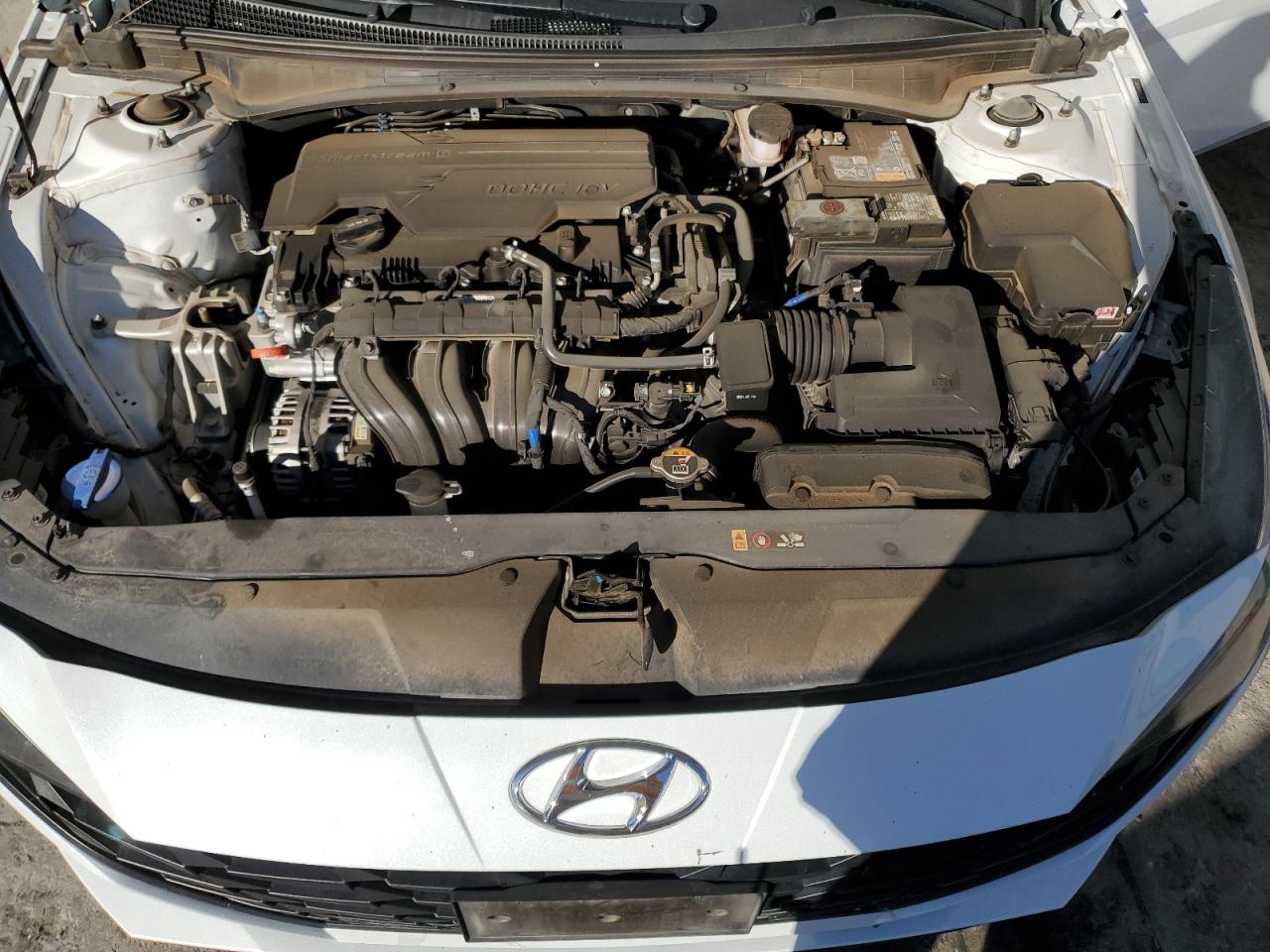 2022 Hyundai Elantra - Image 11